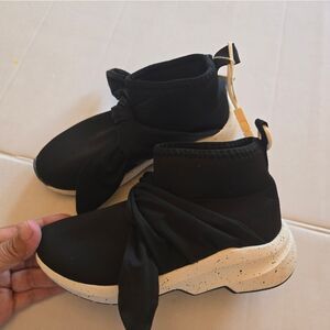 Zara Kids High Top Sneakers Tie Bow Size 13.5